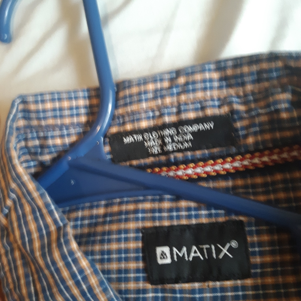 Medium Matix button up - Picture 2 of 2